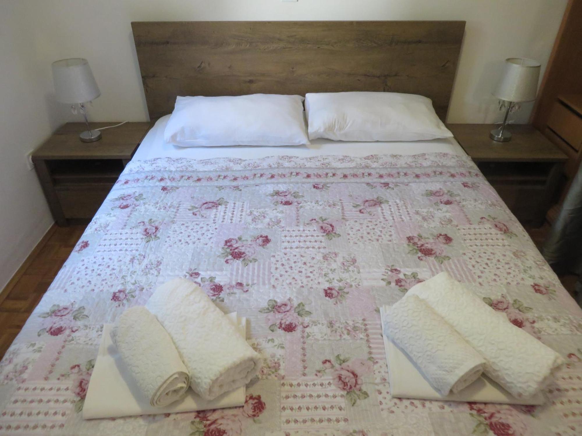 Soline Beach Apartments Biograd Na Moru Phòng bức ảnh